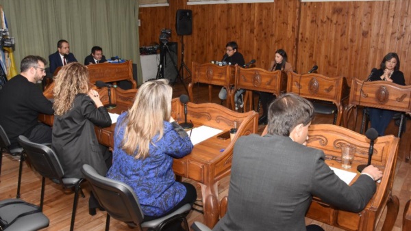 El Concejo Deliberante de Esquel aprobó la suba del boleto urbano.
