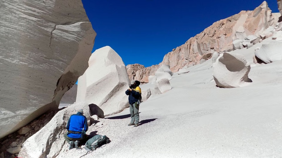 Depósitos ignimbríticos generados por la última gran erupción del volcán Incapillo, hace 500 mil años.