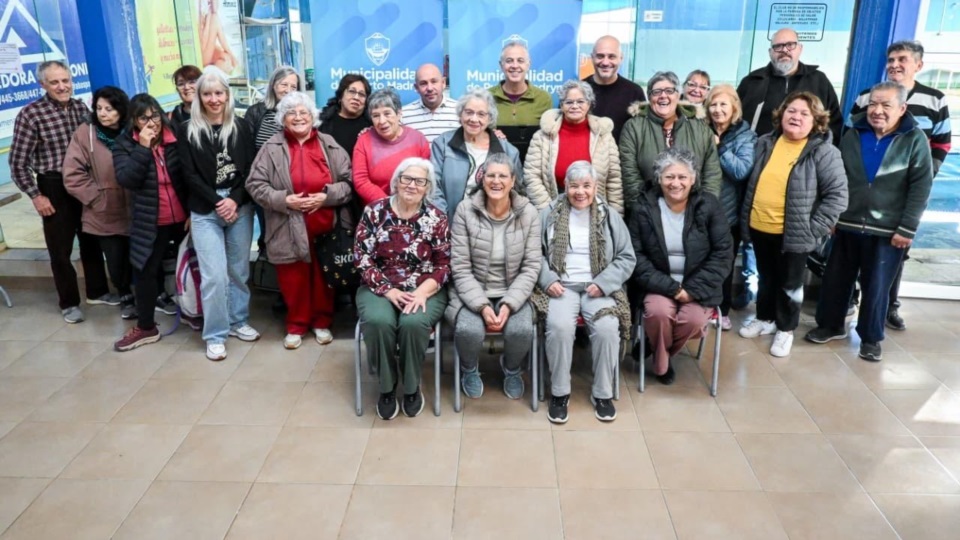 Convenio entre el Municipio y Ferro por los Adultos Mayores.