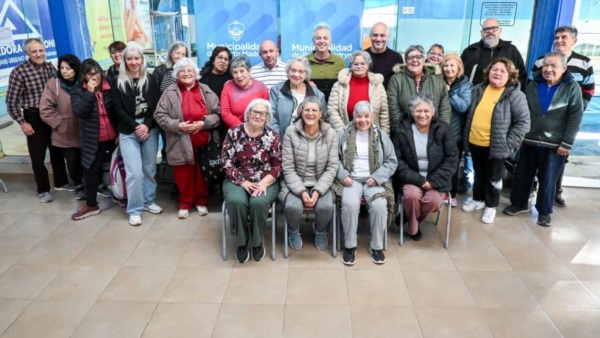 Convenio entre el Municipio y Ferro por los Adultos Mayores.