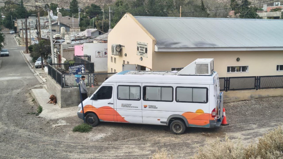 La unidad móvil en el interior de la provincia.