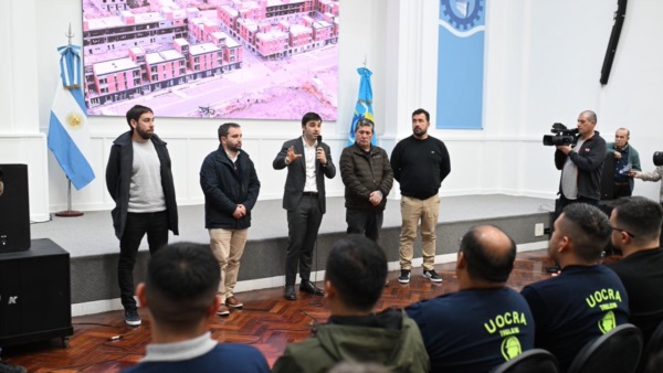 Torres junto a cámaras empresariales y gremios.