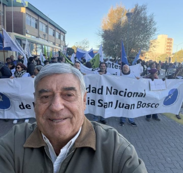 Cimadevilla, marchando por la universidad pública.
