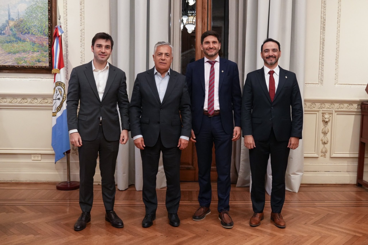Los gobernadores se sacaron fotos pero fueron medidos a la hora de los comentarios.