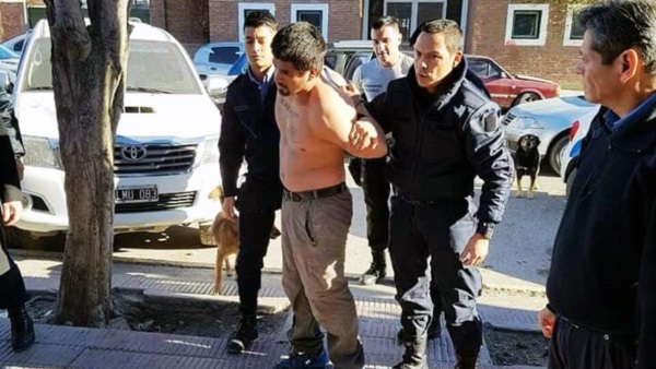 Ali González en una de sus detenciones en Trelew.