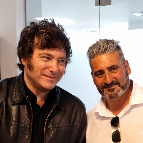 Rinaldi con Milei, en una imagen que el funcionario subió a su perfil de Facebook.