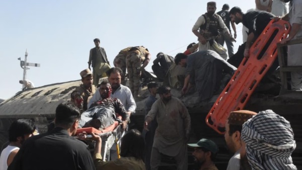 La explosión destruyó un vagón ferroviario en una de las regiones más postergadas y conflictivas del suroeste pakistaní.