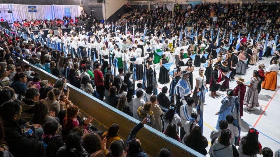 Acto por el 25 de Mayo en la ciudad del Golfo.