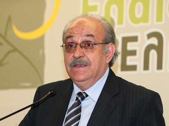 Apostolos-Kiritsakis, profesor emérito, que apoya el nacimiento de la International Olive Tree Alliance.