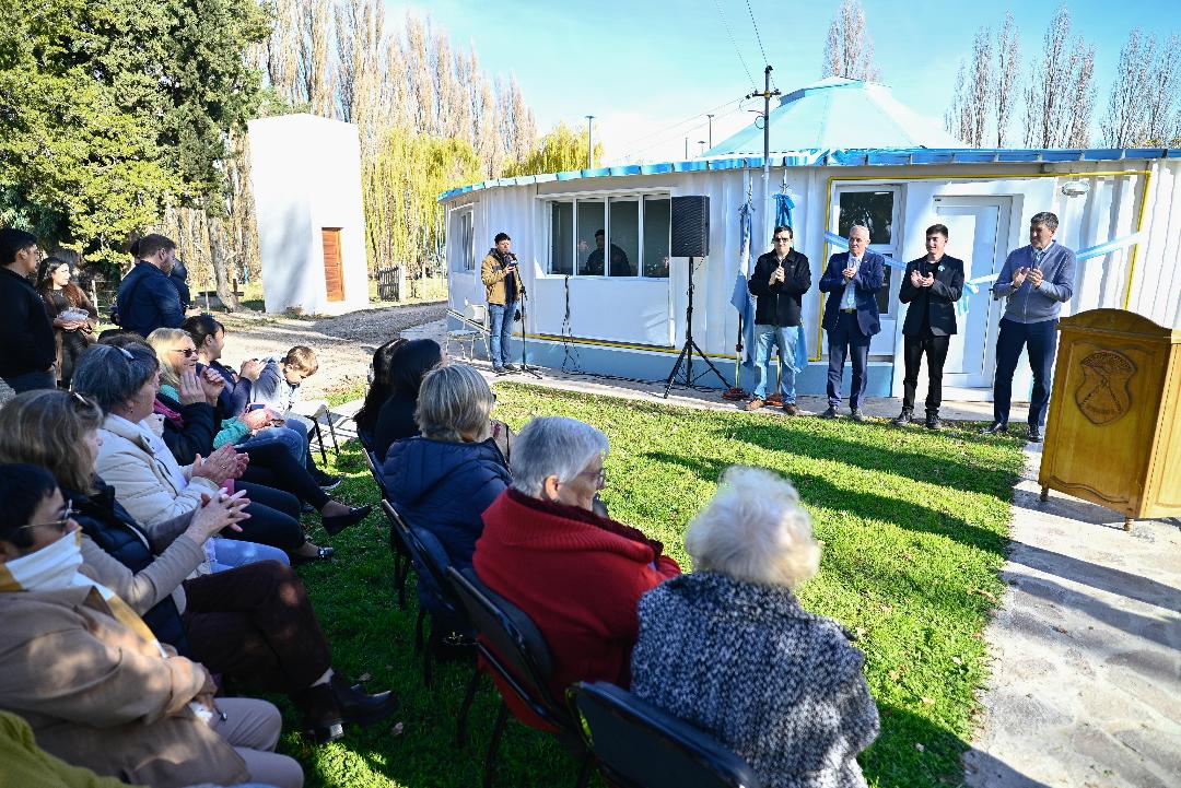 La Escuela Redonda reconstruida.
