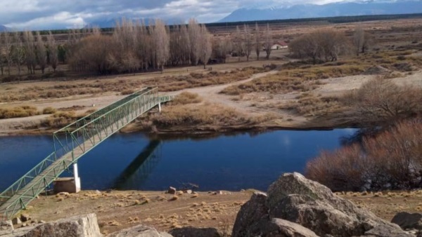 El paraje se abastece de agua del rio, no potable.