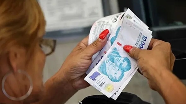 Los aumentos generalizados que llegan en junio seguirán impactando en el bolsillo de los argentinos.