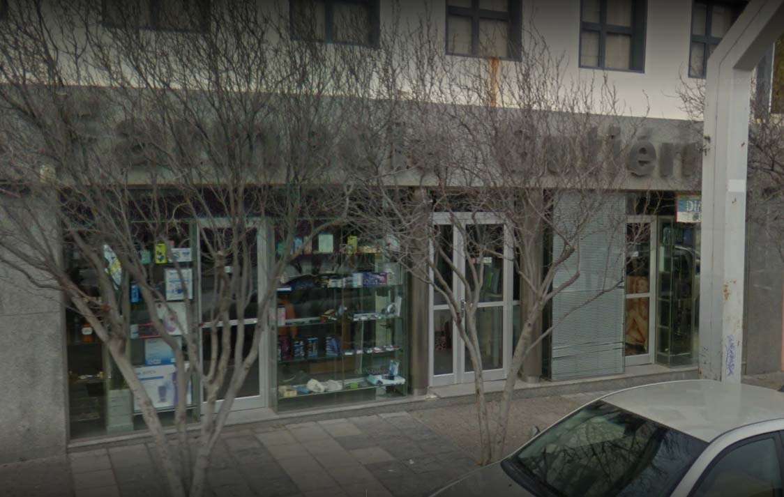 La Farmacia del golpe comando.