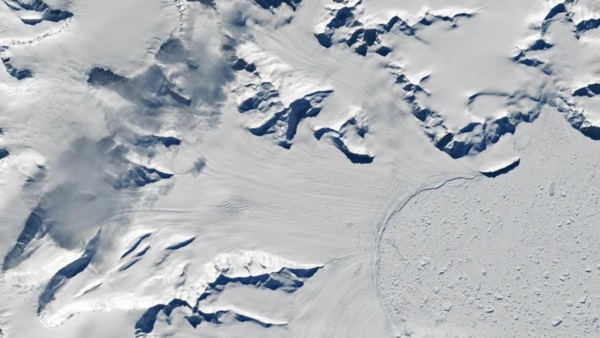 El glaciar Hektoria en enero de 2022. Foto: Agencia NA (NASA).