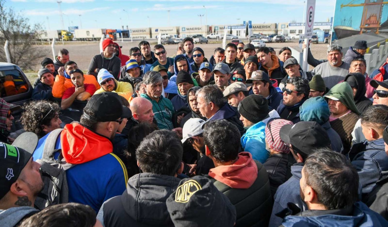 Sastre junto a los gremios y pescadores.