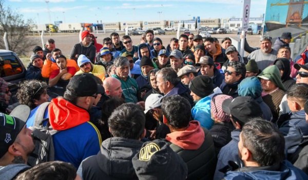 Sastre junto a los gremios y pescadores.