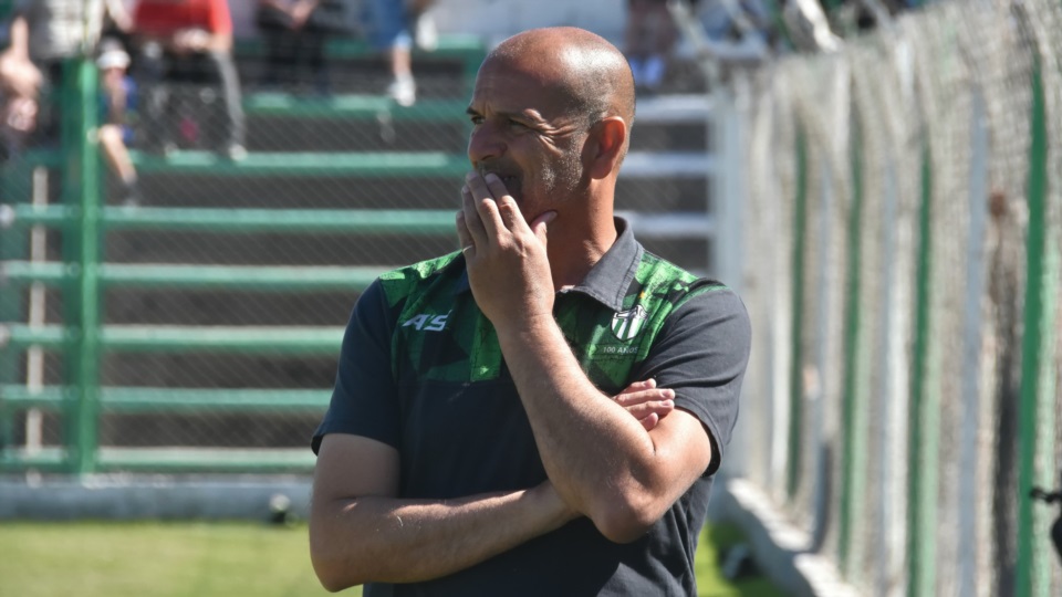 Después de un gran 2024 en Germinal, Corrales dejo de ser el DT del Verde en abril de 2025.
