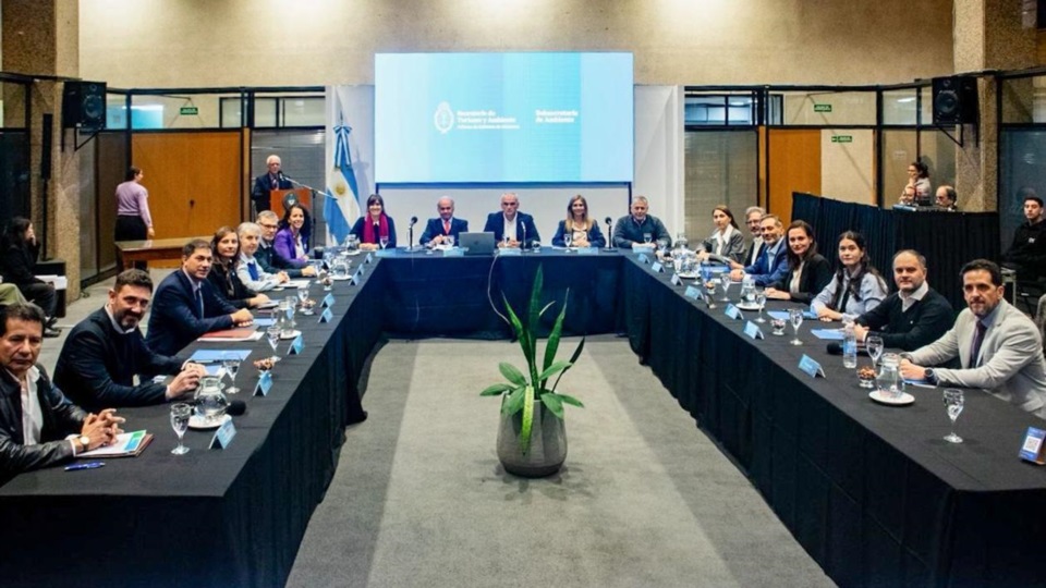 Rivera estará acompañado en la vicepresidencia por Vanina Basso de La Pampa.