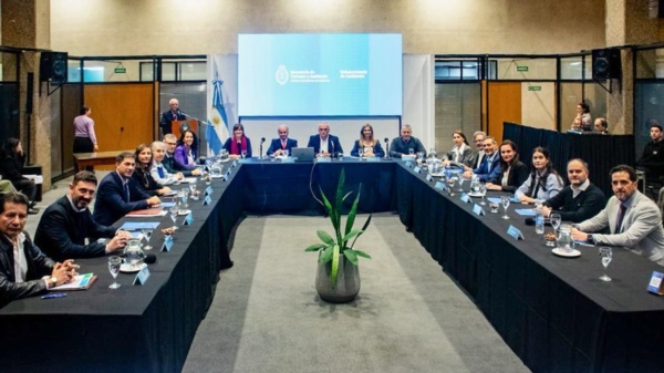 Rivera estará acompañado en la vicepresidencia por Vanina Basso de La Pampa.
