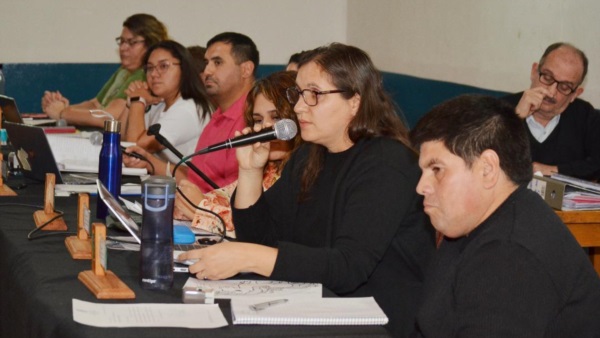 El resultado de la sesión especial disparó las dimisiones.