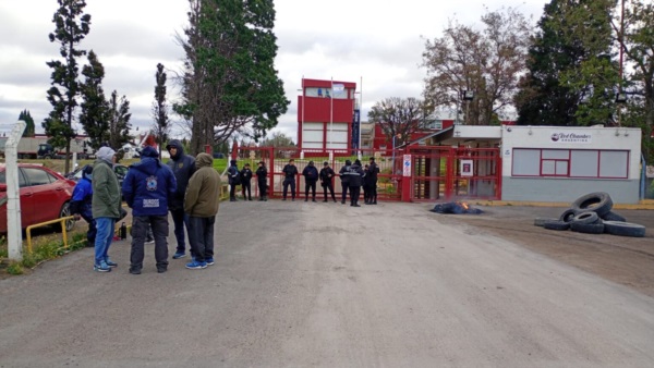 Reclamos a las puertas de Red Chamber.