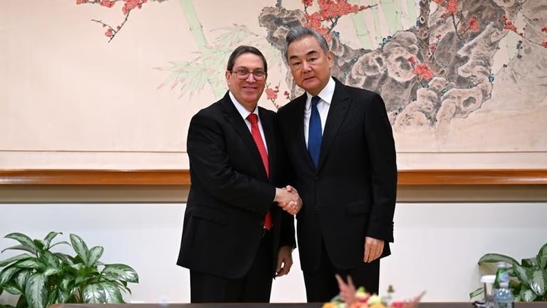 Bruno Rodríguez y Wang Yi.