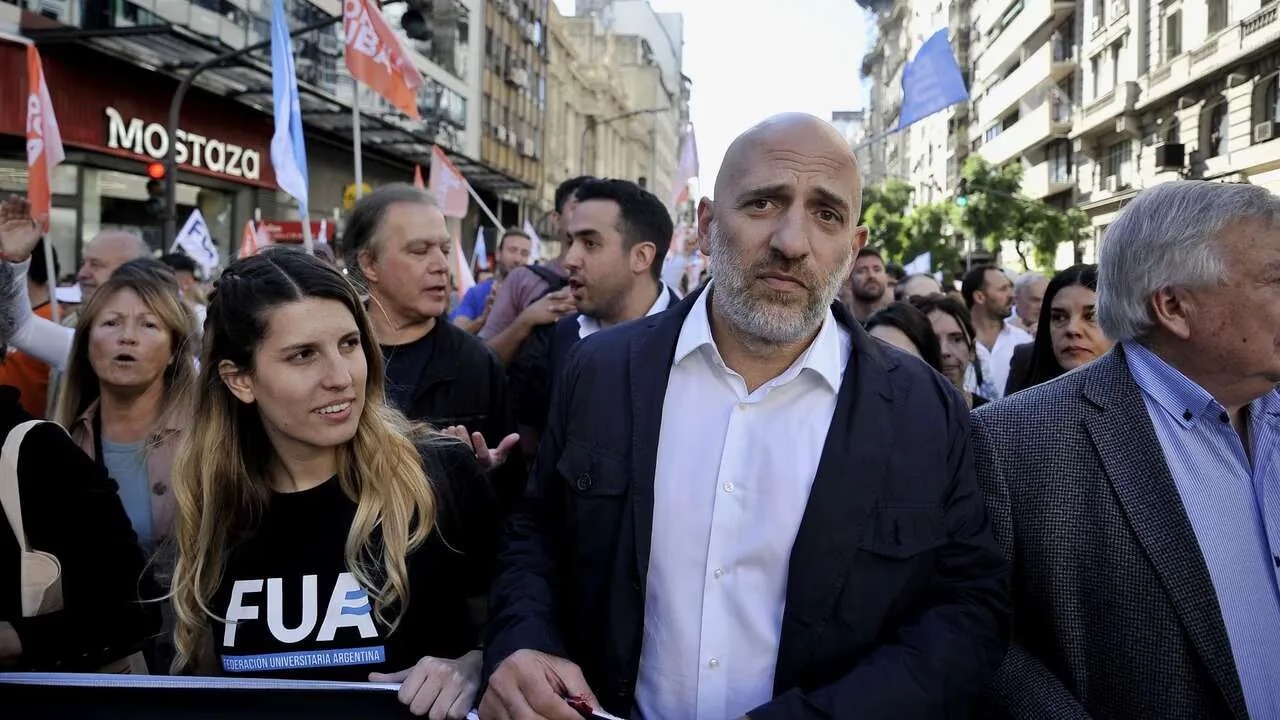 Emiliano Yacobitti, analizó el incipiente acercamiento con el Poder Ejecutivo y contrapesó el alivio financiero transitorio.
