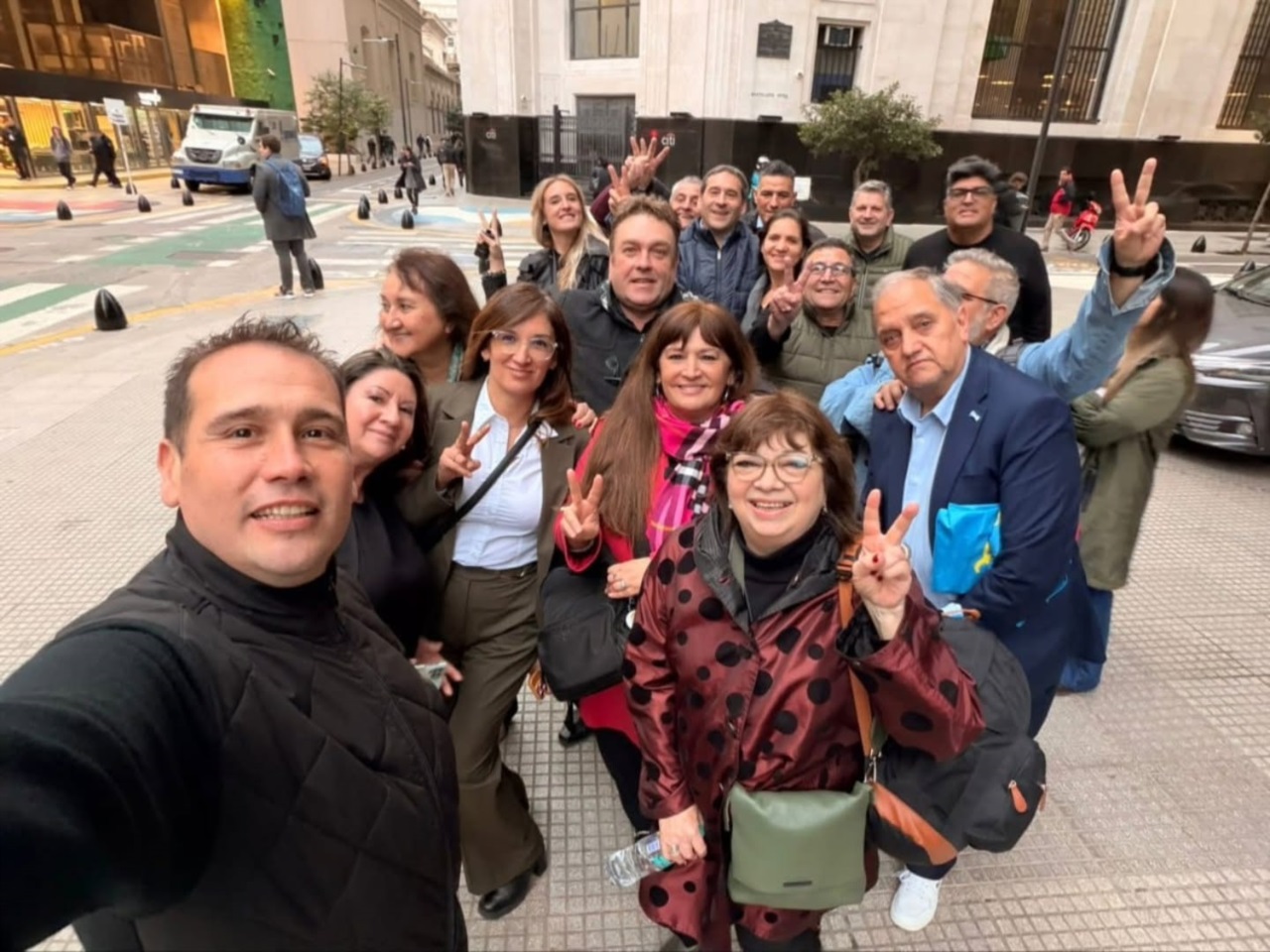 Estudiantina. Dirigentes del PJ, contentos por la visita a Kicillof.