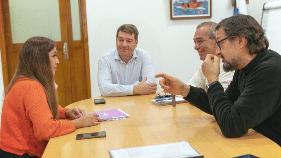 Patricia Mellado junto a Biss, Tamame y Furci.