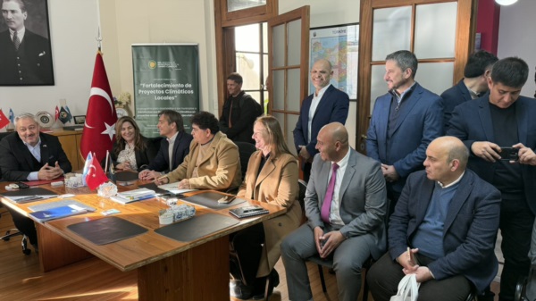 Merino avanzó en la promoción de la Zona Franca de Trelew. 