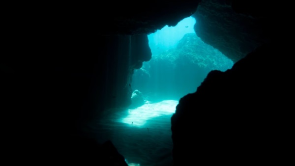 Hay  enormes cantidades de agua atrapadas químicamente en las rocas del fondo marino.