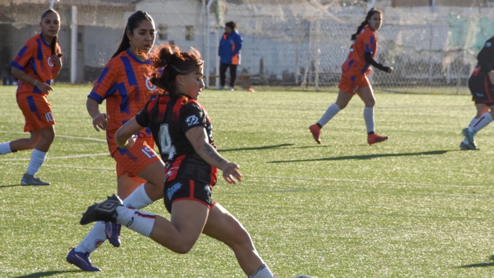 Las trelewenses aprovecharon la condición de local.