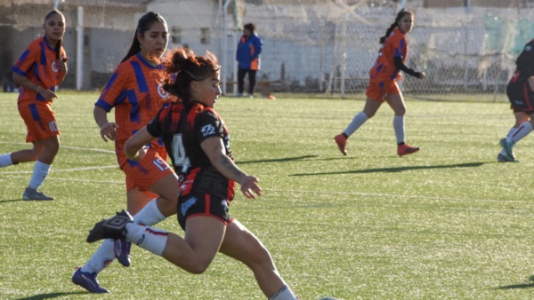 Las trelewenses aprovecharon la condición de local.