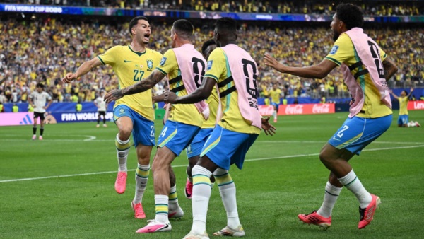 Martinelli le dio el triunfo a Brasil a los 95 minutos.