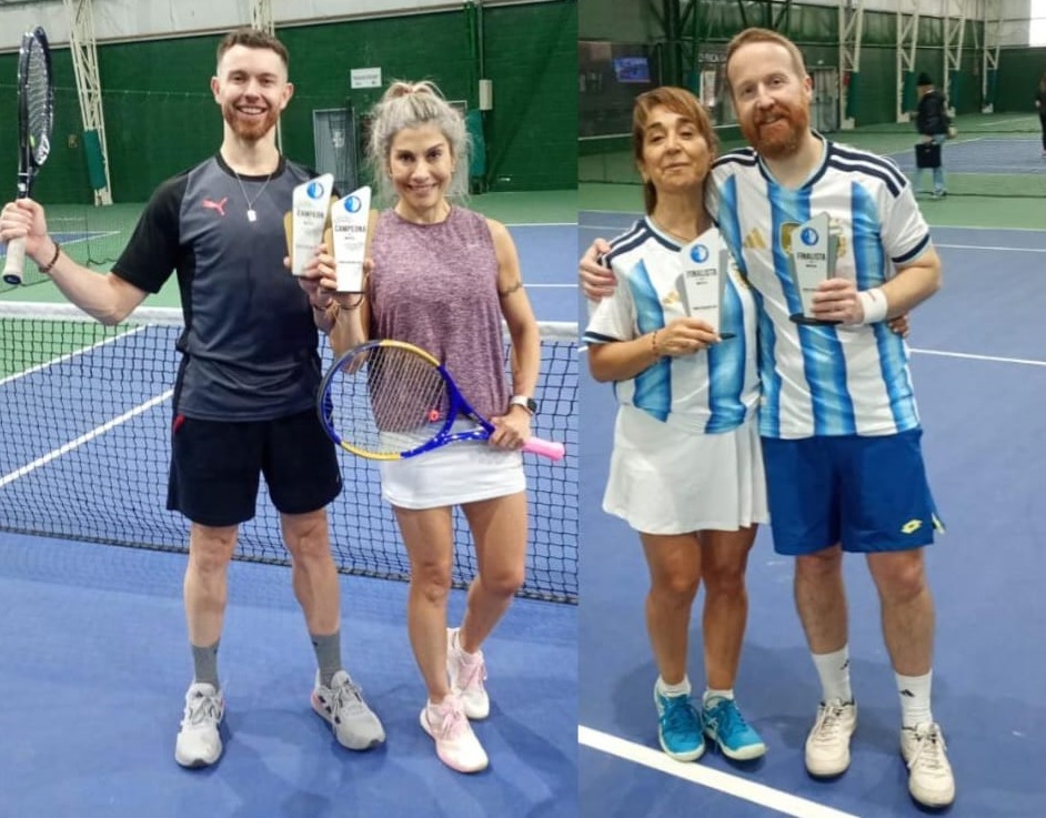 Las dos mejores parejas de Mixtos "B",  los campeones Maxi Yllana y Natalia Galdame y Claudia Dacal/Rob Gilmartin.