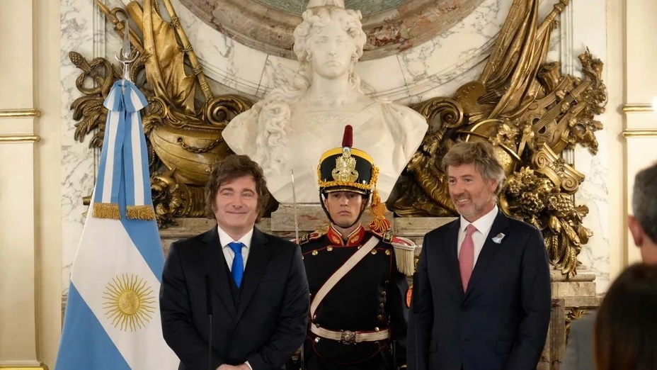 Mahiques, el día de su asunción como ministro de Justicia, junto al Presidente.