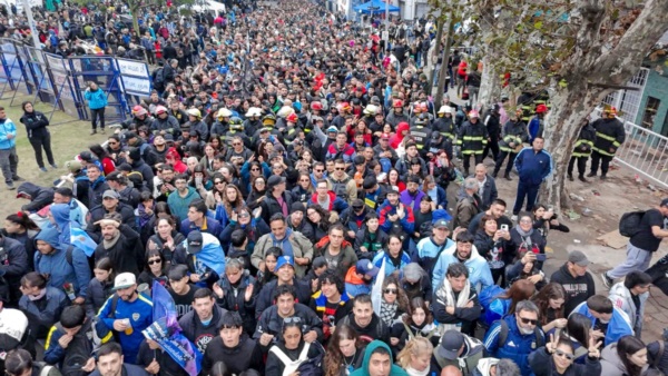Tras definirse como “un ricotero más”, el mandatario provincial afirmó que la fila de seguidores ya se extiende por más de 40 cuadras.