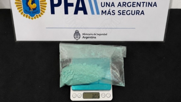 Cocaína y bicarbonato de sodio hallados.