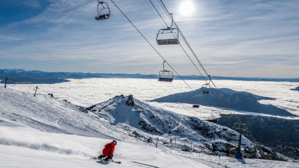 La temporada de nieve ya arrancó en el Cerro Catedral de Bariloche. Foto: Agencia NA (Catedral Alta Patagonia).
