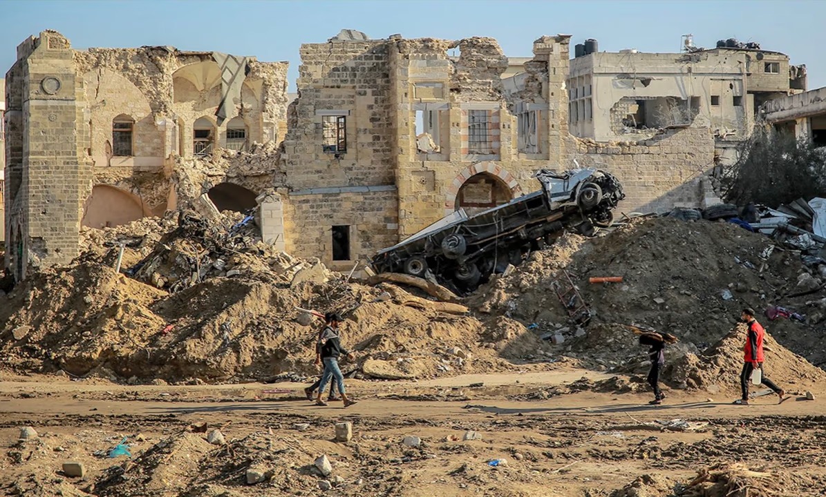 Qasr al-Basha. Este palacio histórico del siglo XIII, emblema de la arquitectura islámica, fue la sede del poder en la región durante los periodos mameluco y otomano.