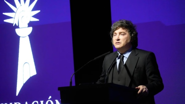 ¿Está nervioso? Fiel a su estilo, el presidente increpó duramente a un asistente al acto que lo interpeló.