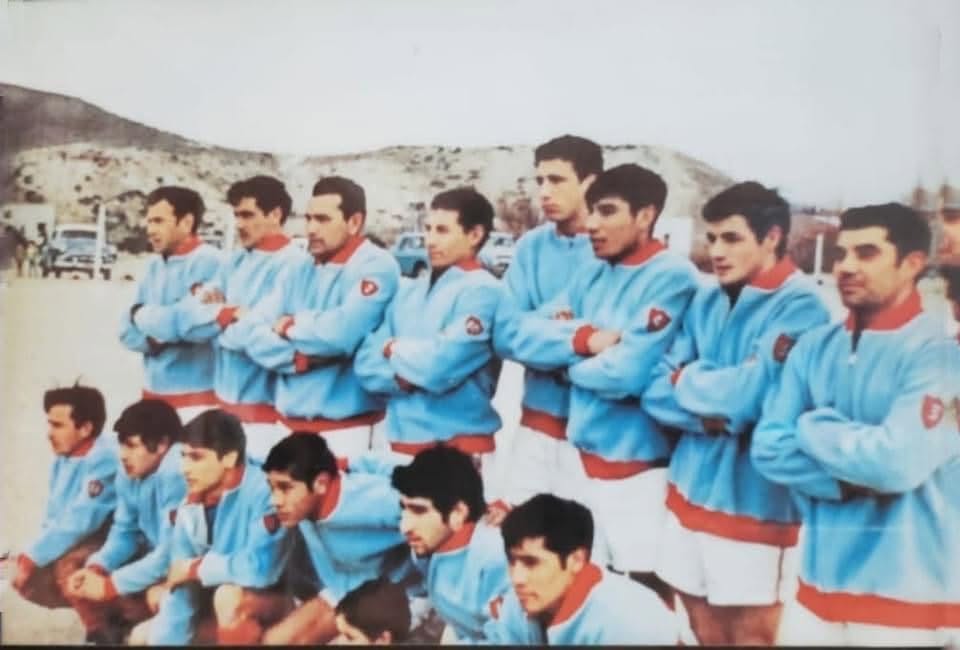 Ferro campeón del "Preparación", en la vieja cancha de Gaiman FC.