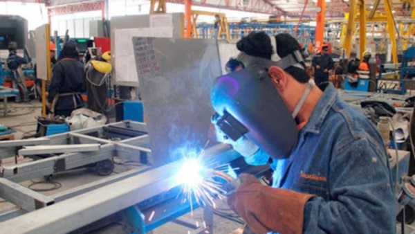 Seis de cada diez máquinas dentro de las fábricas metalúrgicas se encuentran paradas.
