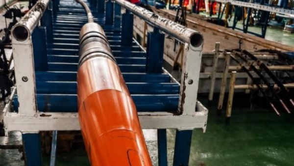 Así reparaban el cable submarino de fibra óptica en Venezuela. Foto: Agencia NA (Conatel).