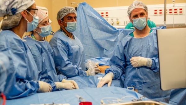 El equipo médico que realizó la transfusión intrauterina. Foto: Agencia NA (Hospital Garrahan).