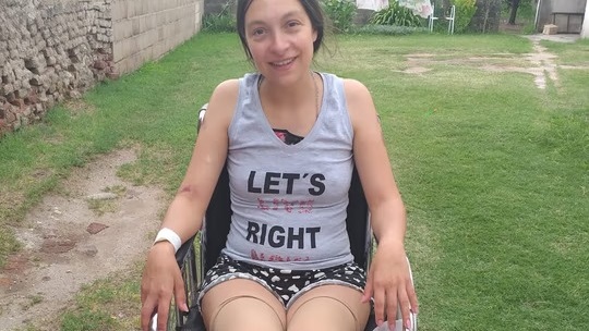 "Cuando me quise levantar para ir a trabajar, no me pude levantar. Me caí peso muerto al costado de la cama".
