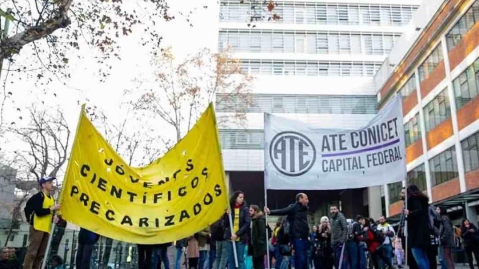 Los científicos se movilizan en defensa de sus puestos de trabajo y sus líneas de investigación..