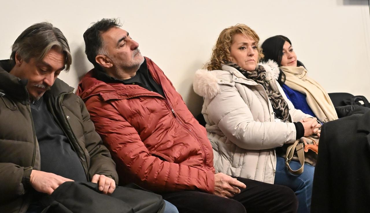 Afiliados de ATE presentes en la audiencia. 