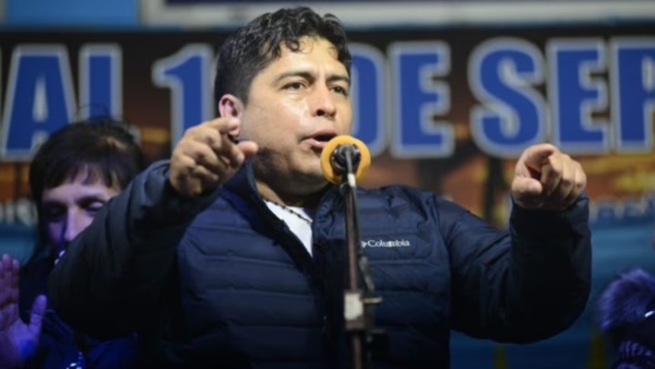 Santa Cruz lidera la mora en la región patagónica y el gobernador Claudio Vidal refinanció $43.000 millones a estatales