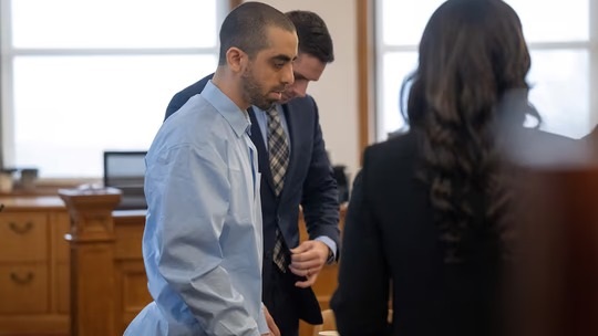 Hadi Matar durante el juicio por el intento de asesinato de Salman Rushdie.